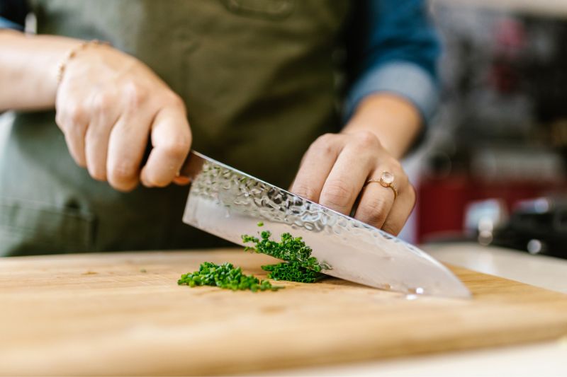 Blade styles - Western vs. Japanese Knives