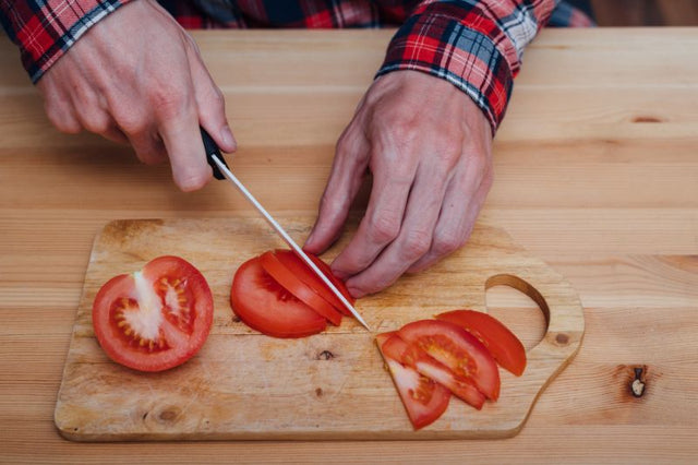 What Kind of Knife Material is Best for Acidic Vegetables?