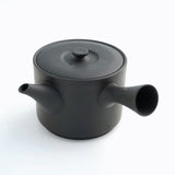 Jinsui Tokoname kyusu teapot in matte black, front view with side handle