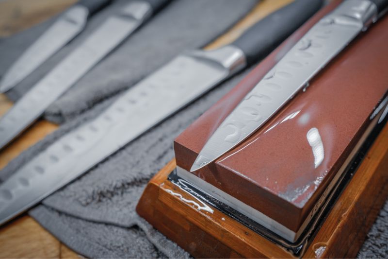 Hand Sharpening Vs. Machine Sharpening: How to (and How Not to) Sharpen Your Knife