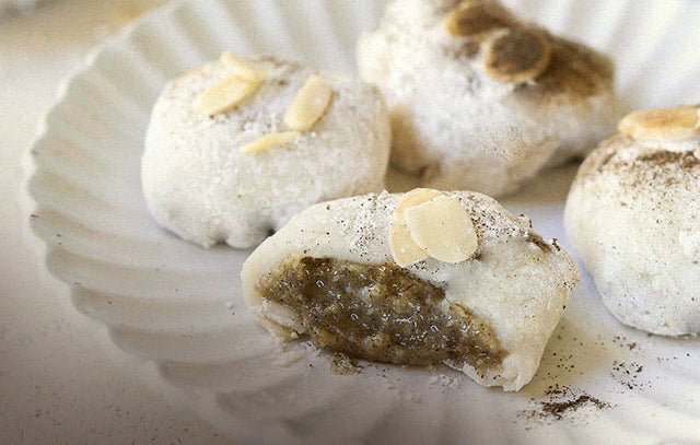 Hojicha Almond Daifuku (ほうじ茶アーモンド大福): a Calm, Toasty Twist on a Beloved Classic