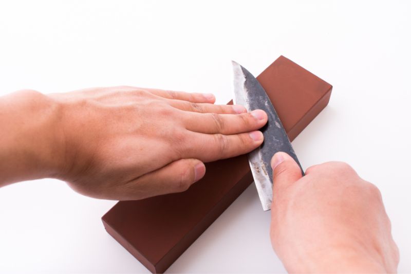 How to Sharpen a Knife Using a Whetstone