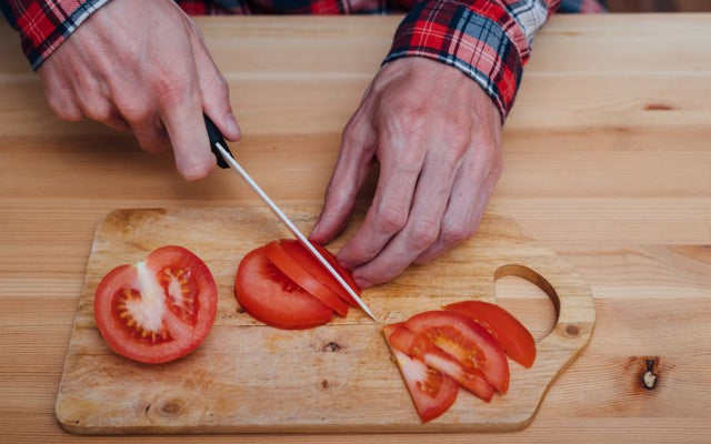 What Kind of Knife Material is Best for Acidic Vegetables?