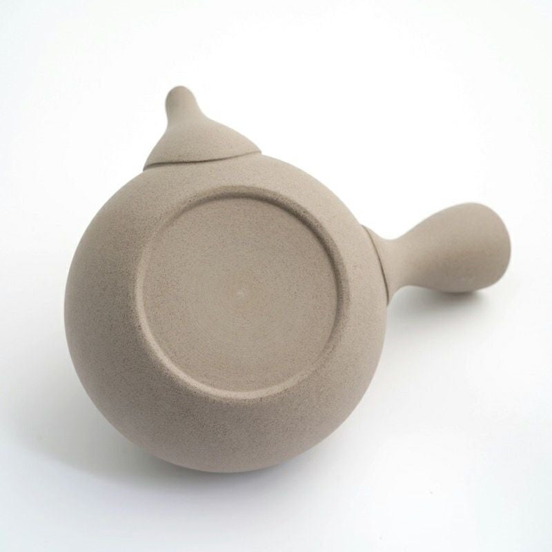 Gray Jinsui kyusu teapot, unglazed base